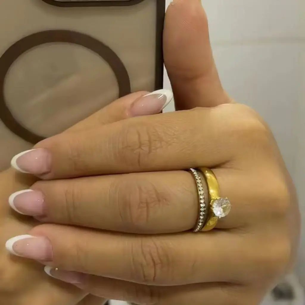 Anel Solitário Dourado Com Zircônia
