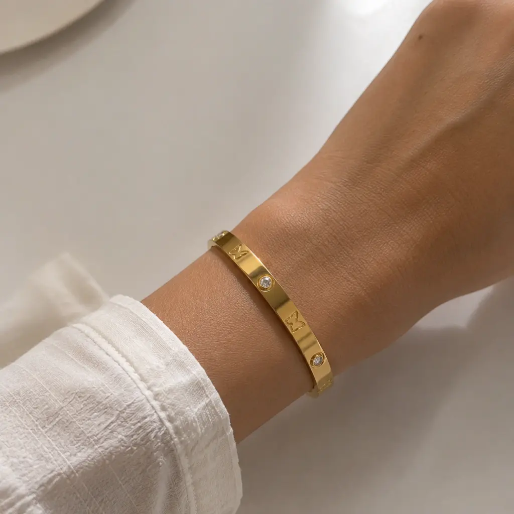 Bracelete Borboletas Com Pontos de Luz Dourado