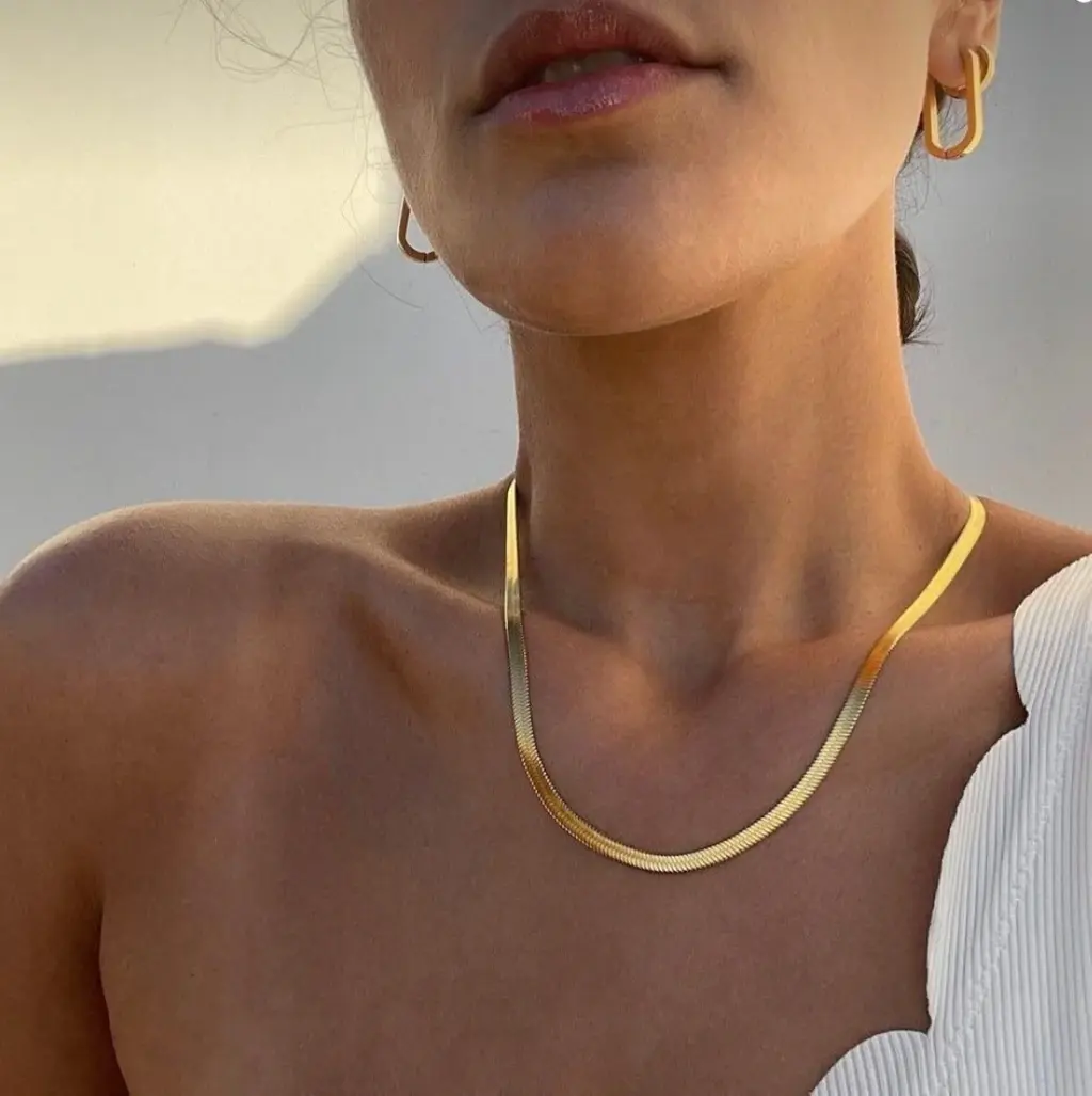 Colar Fita Dourado Aço Inoxidável